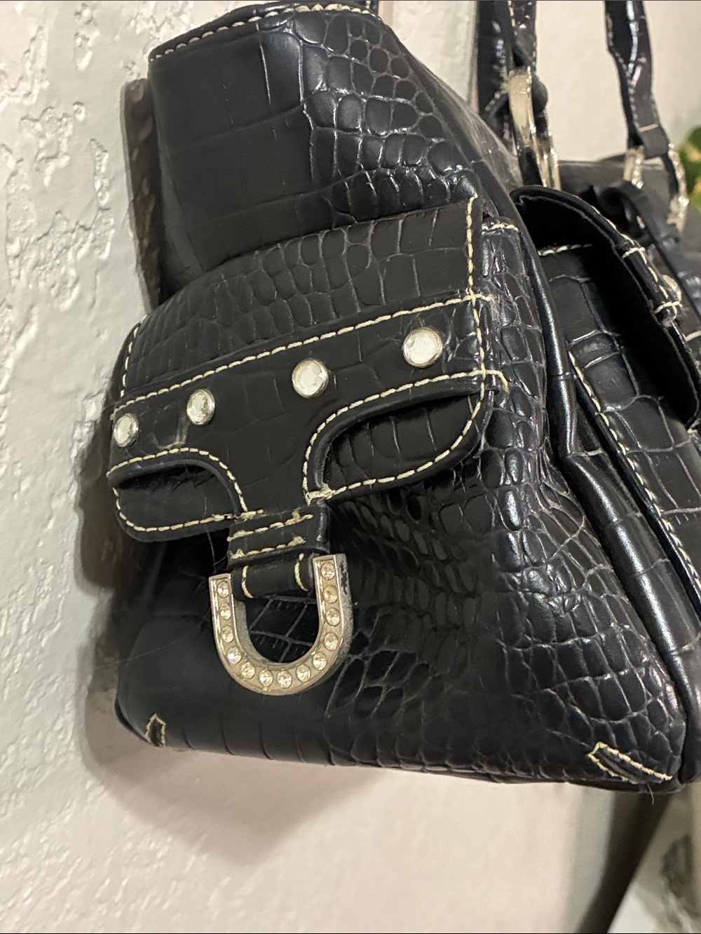 Valerie Stevens Black Croc-Embossed Leather Shoulder Bag - Picture 6 of 16